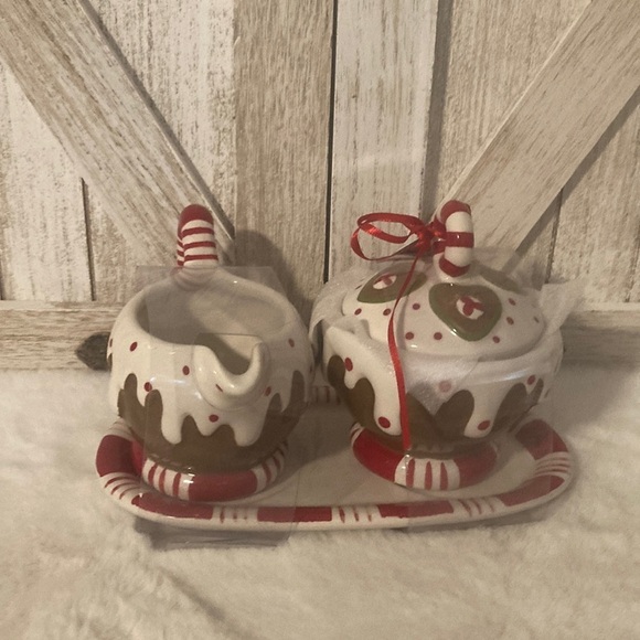 Blue Sky Gingerbread Cream & Sugar Set